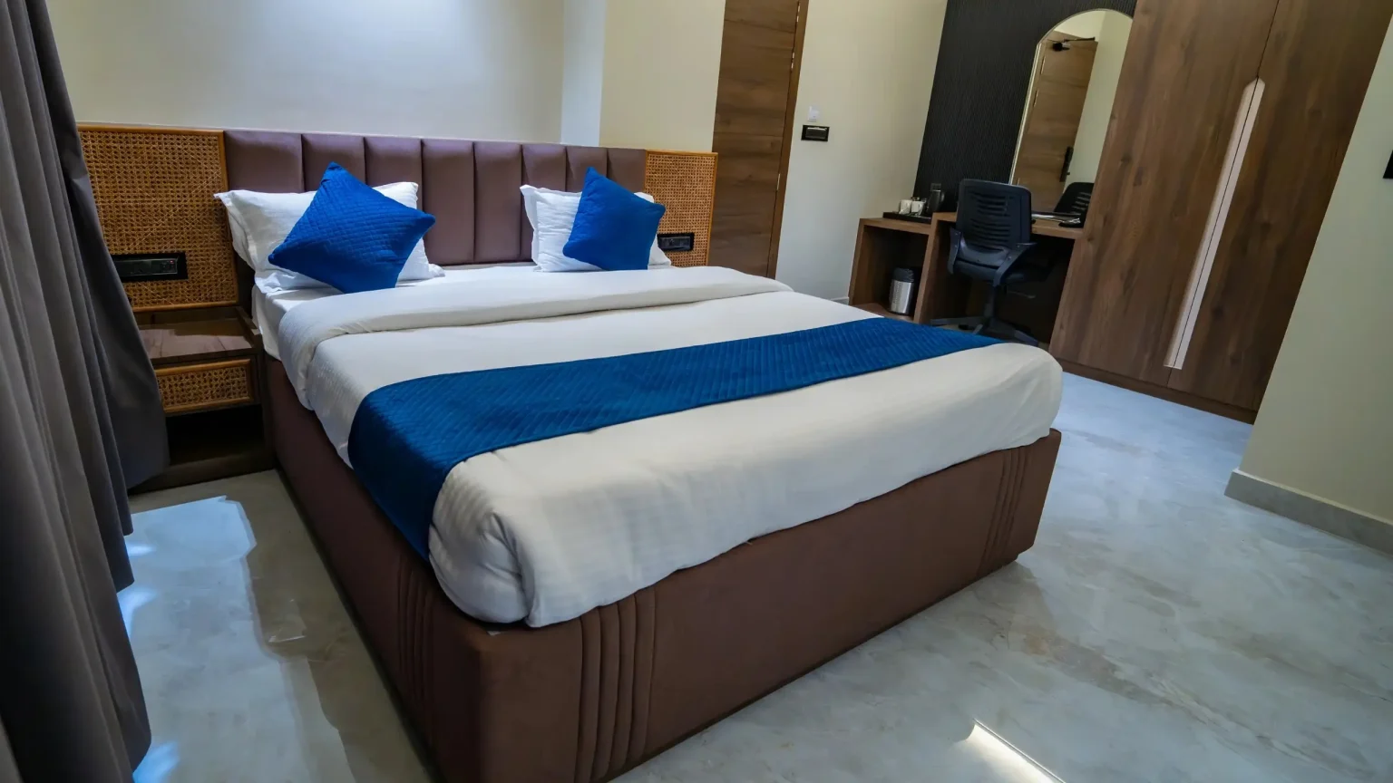 Club Suite Room